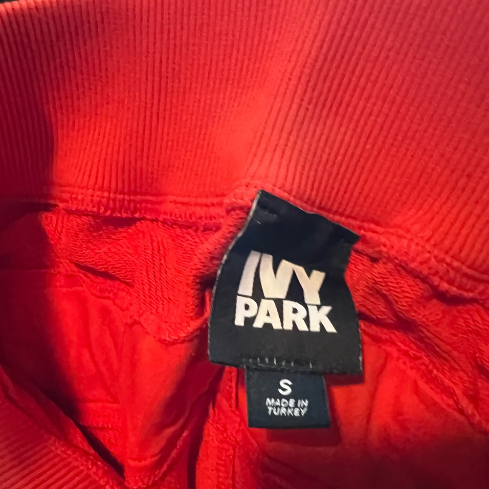Ivy Park Red Lace-Up Cropped Sweatpants - Picture 10 of 12